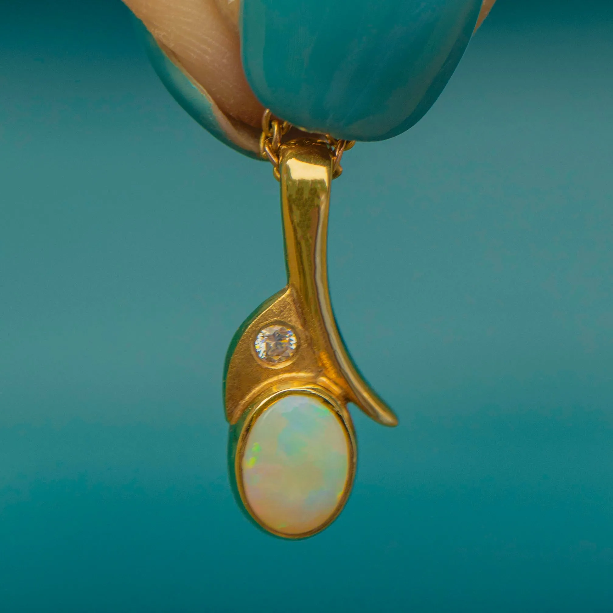 14ct Gold Opal Drop Charm, 0.39ct