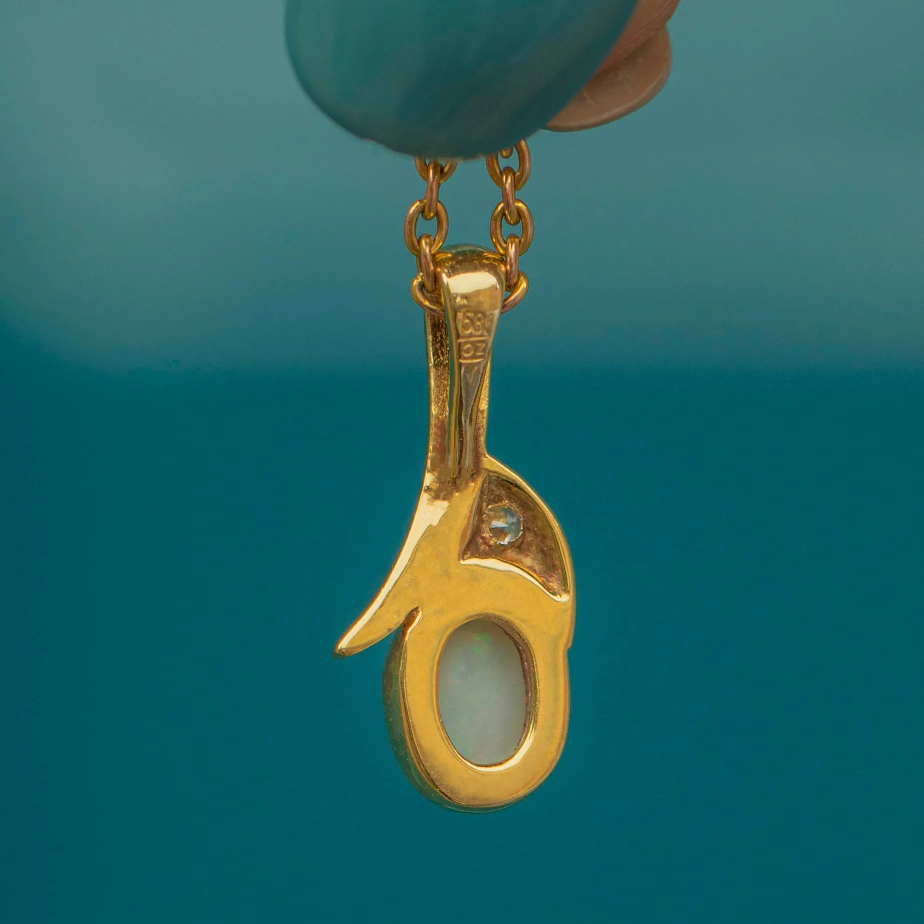 14ct Gold Opal Drop Charm, 0.39ct