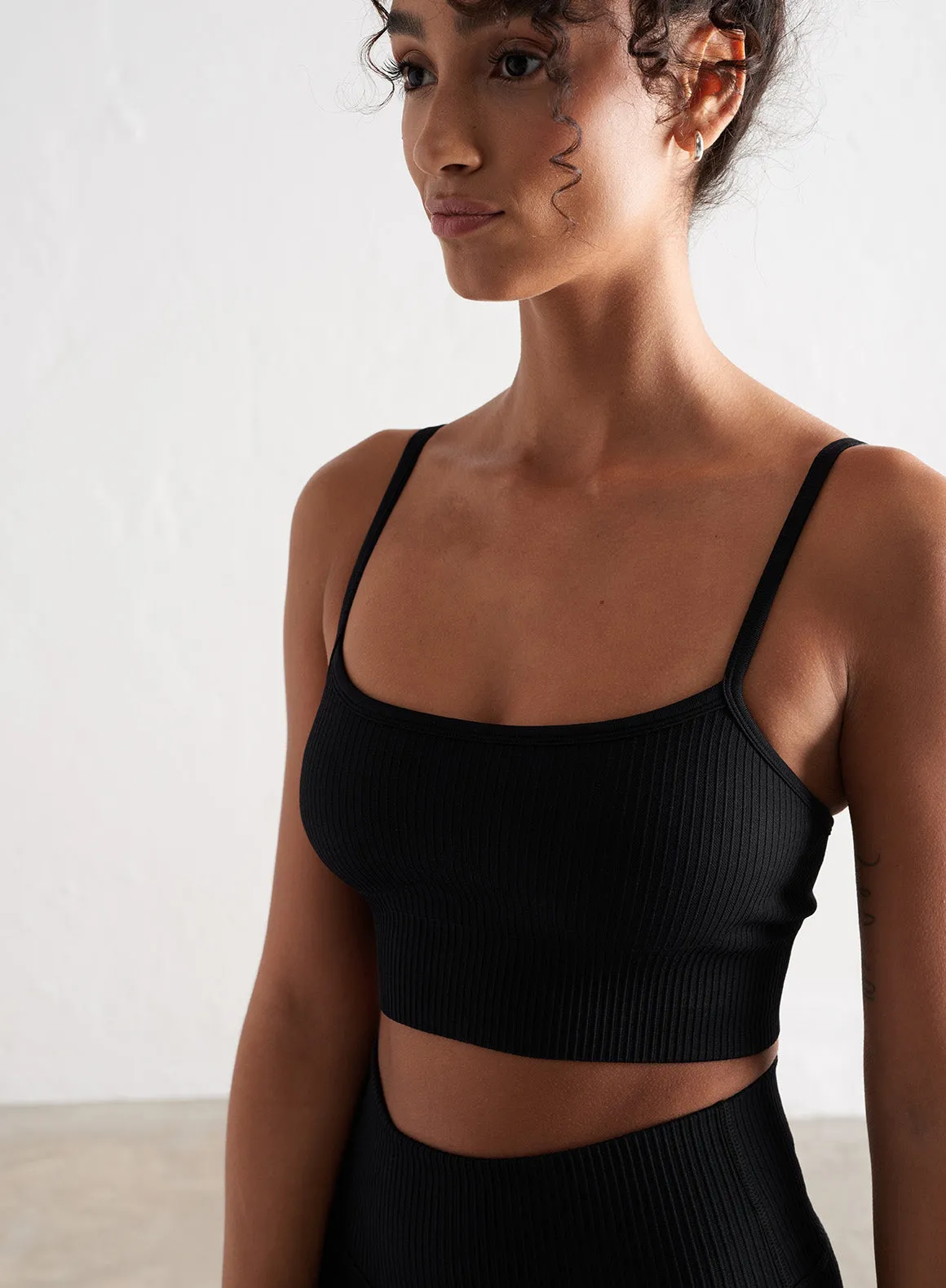 Black Ribbed Seamless Strap Bra