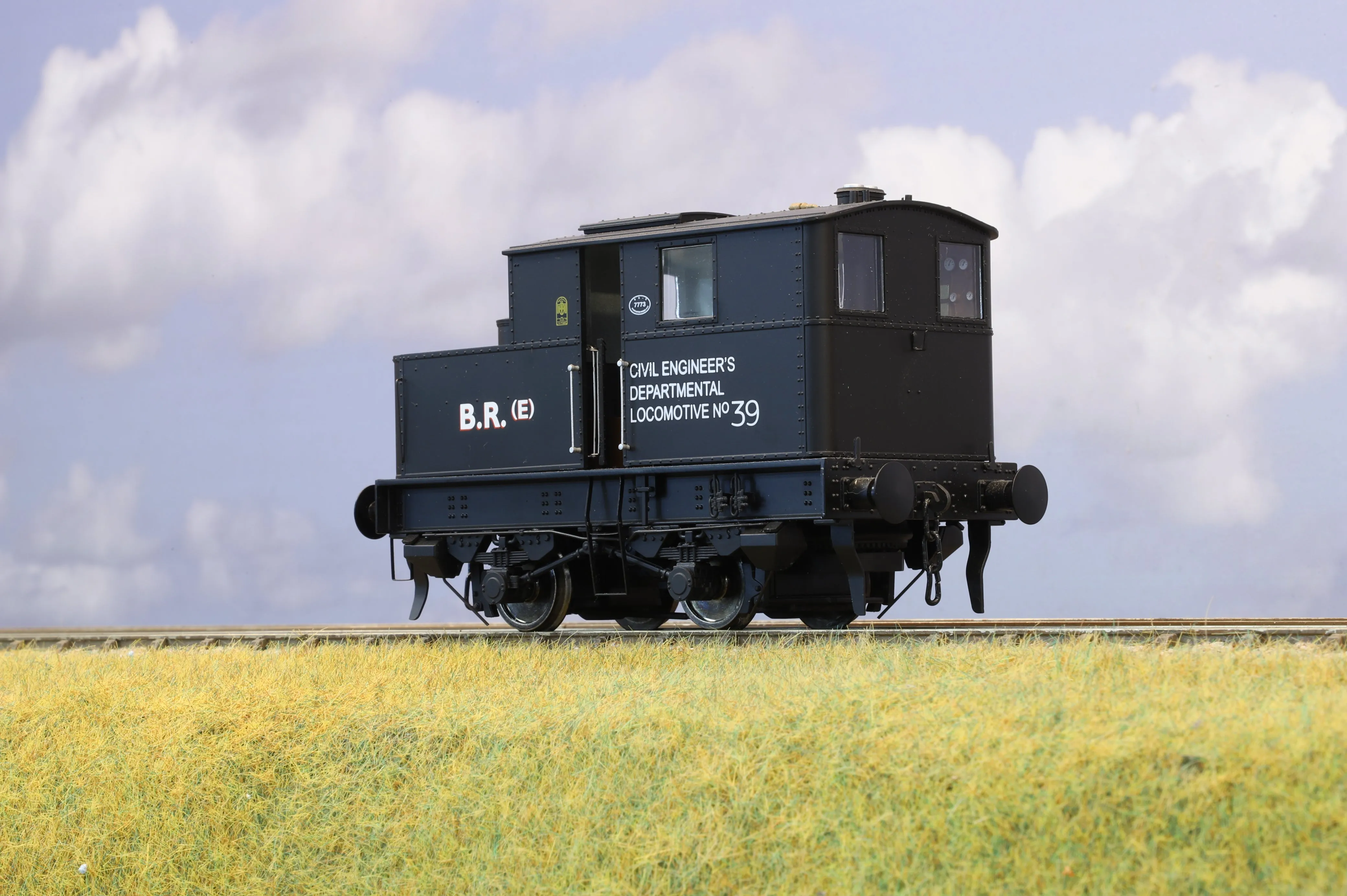 Dapol Finescale O Gauge Sentinel Steam Shunter No. 39 BR Civil Engineers